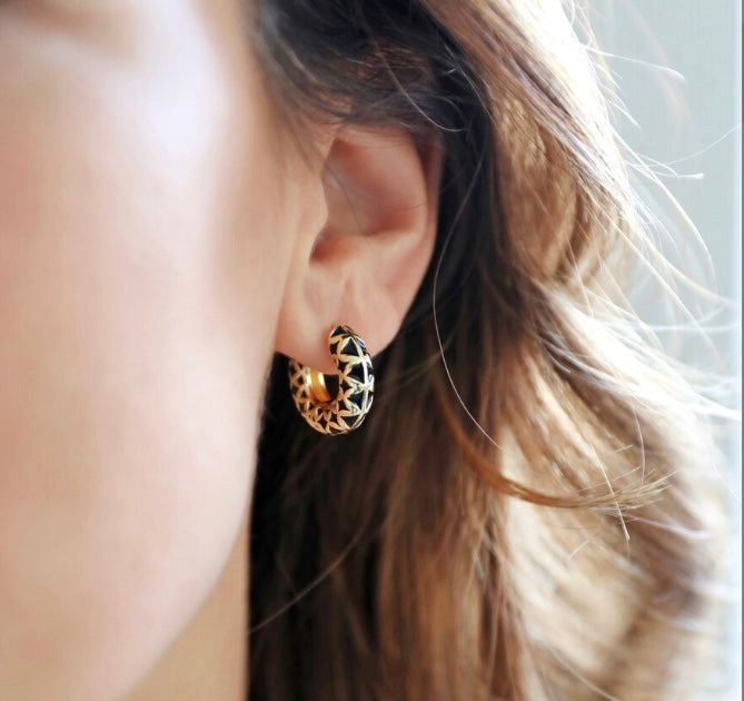 Lisa Angel Black Geometric Enamel Hoop Earrings in Gold